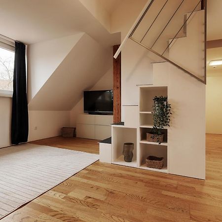 Homiestay City-Apartment, Balkon & Parkplatz Wurzburgo Exterior foto